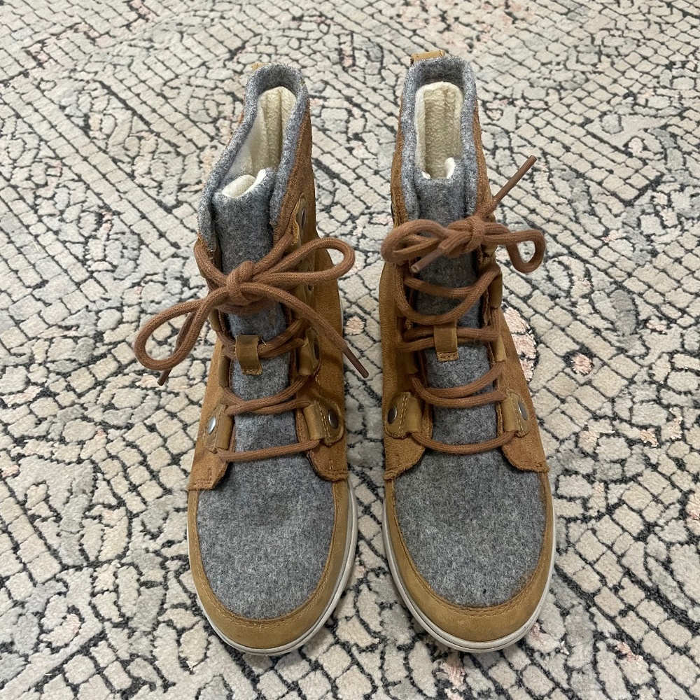 Sorel Snow Boots size 6.5